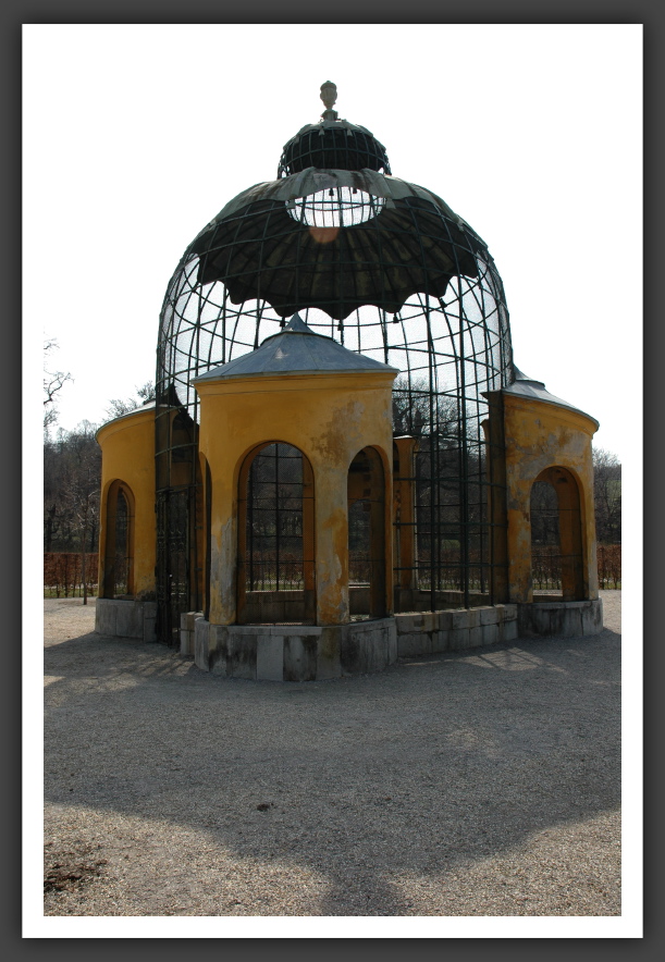 Cage - Schönbrunn, Vienna, Austria